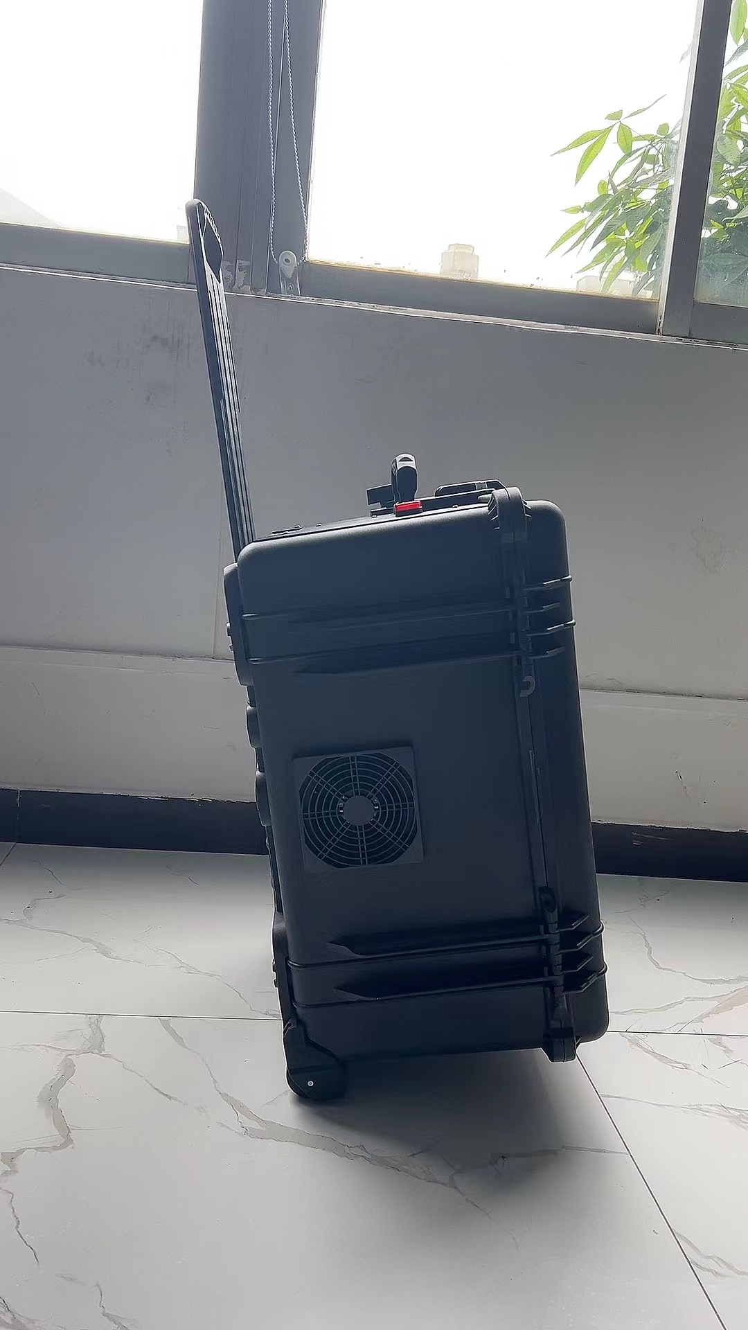 广平手拉箱型移动通信干扰器